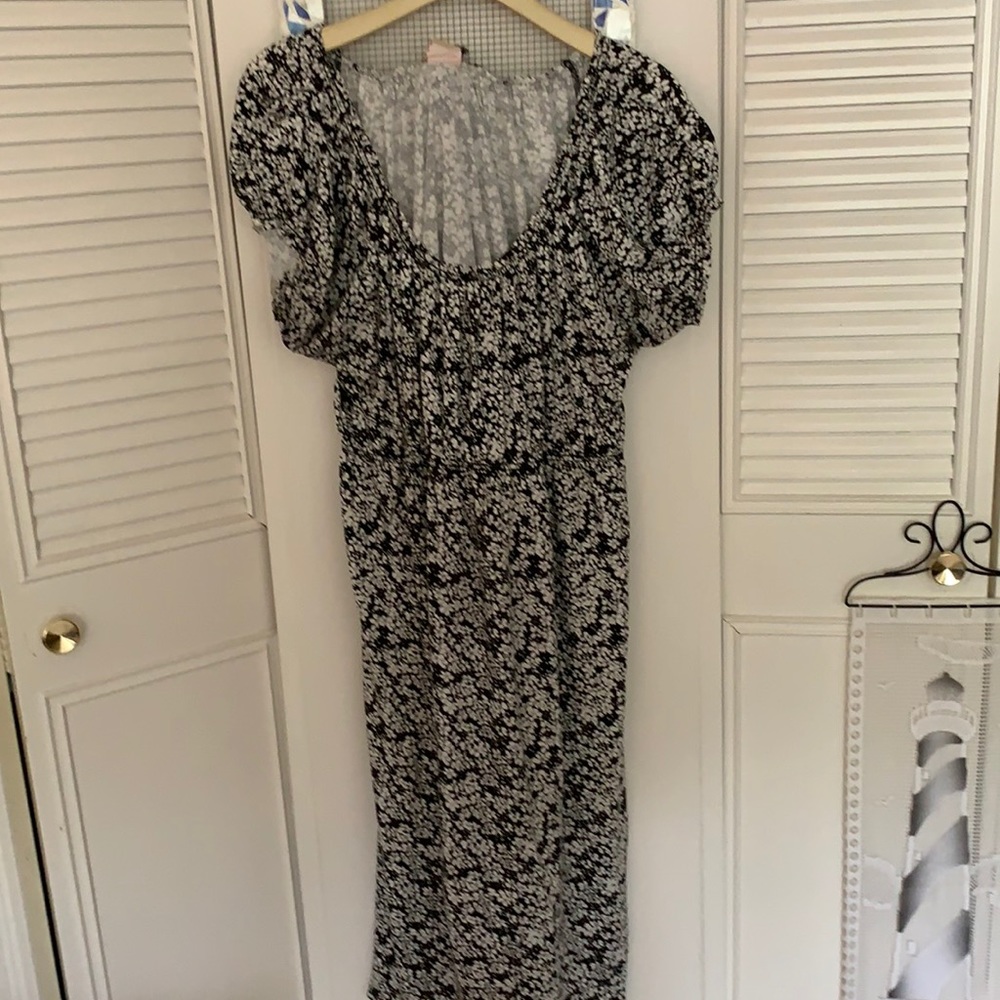 Black/white dress
